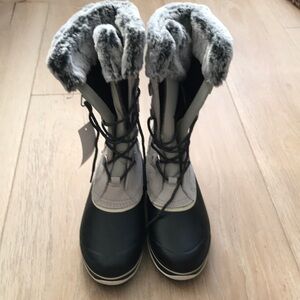 Khombu Emily Suede Faux Fur Gray Winter Boots